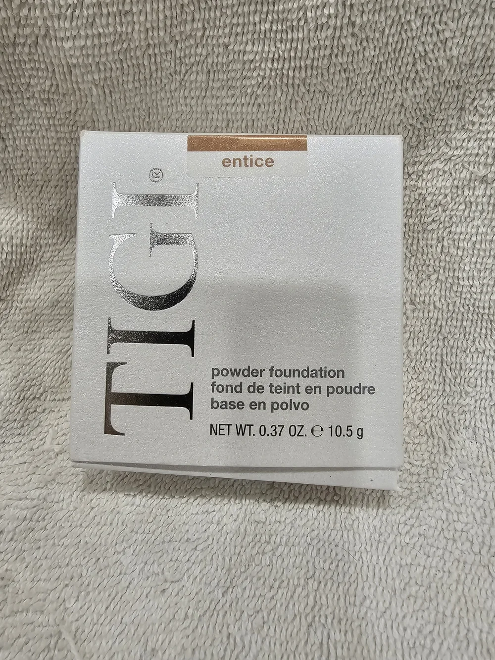 TIGI Pressed Face Powder Foundation in Entice